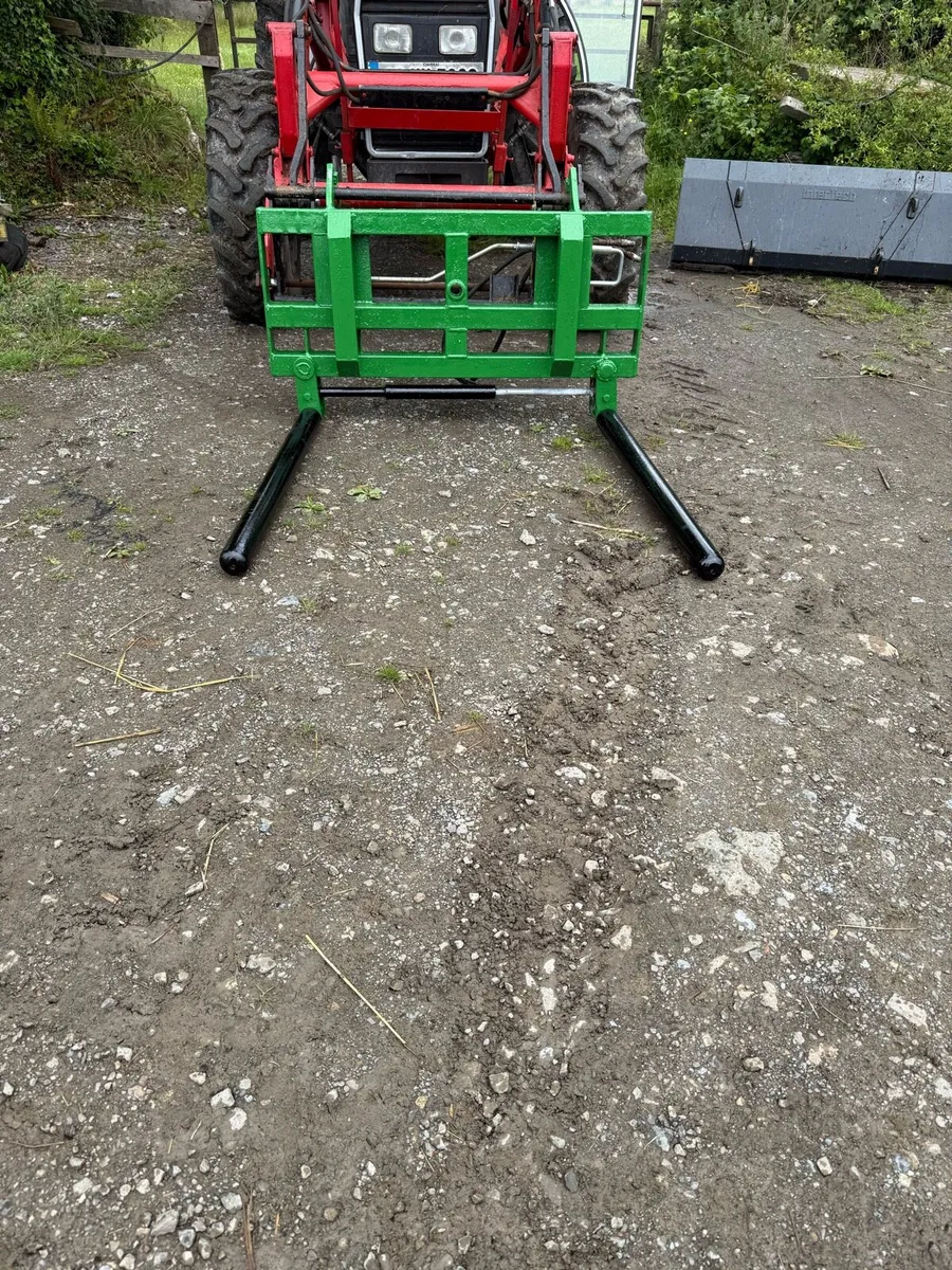Bale Stacker - Image 1