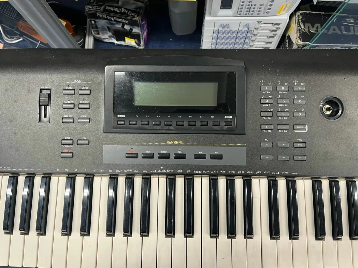 Yamaha QS300 synthesiser - Image 2