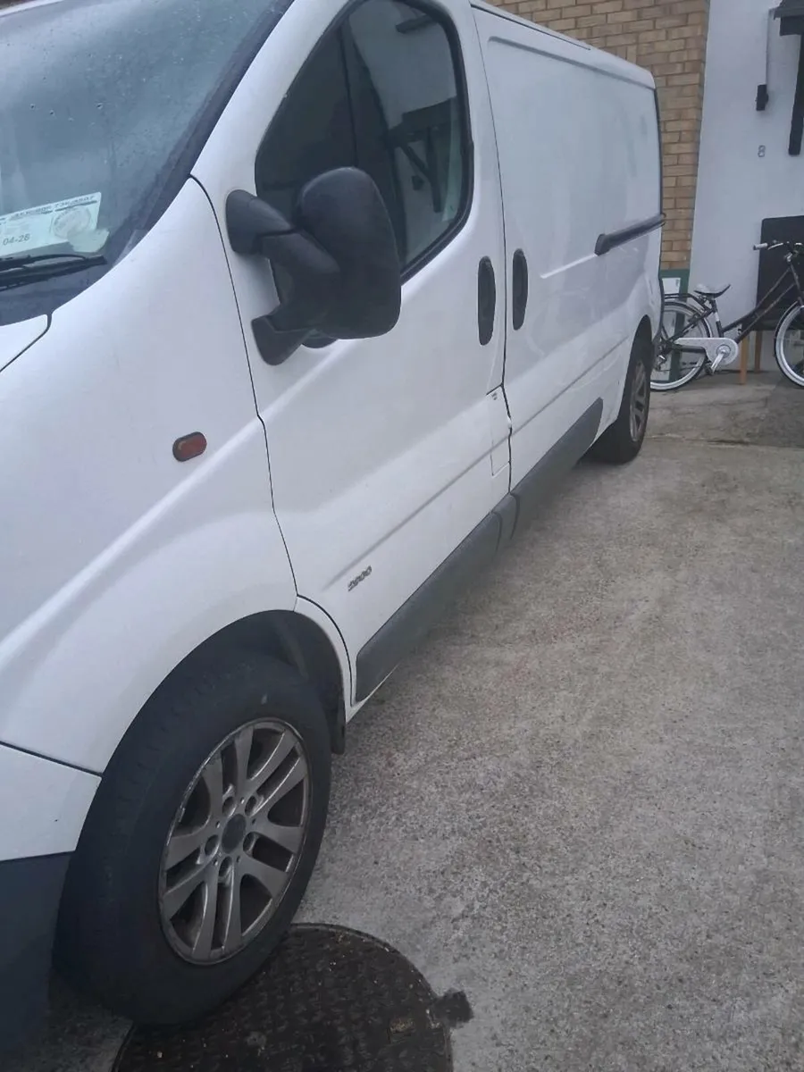 Van - Image 2