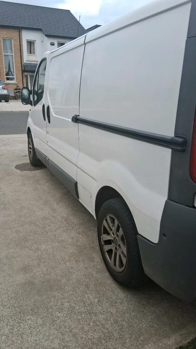 Van - Image 4