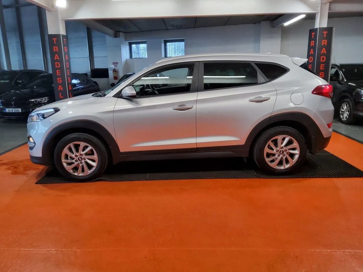 Hyundai Tucson 1.7 D Executive - Image 3