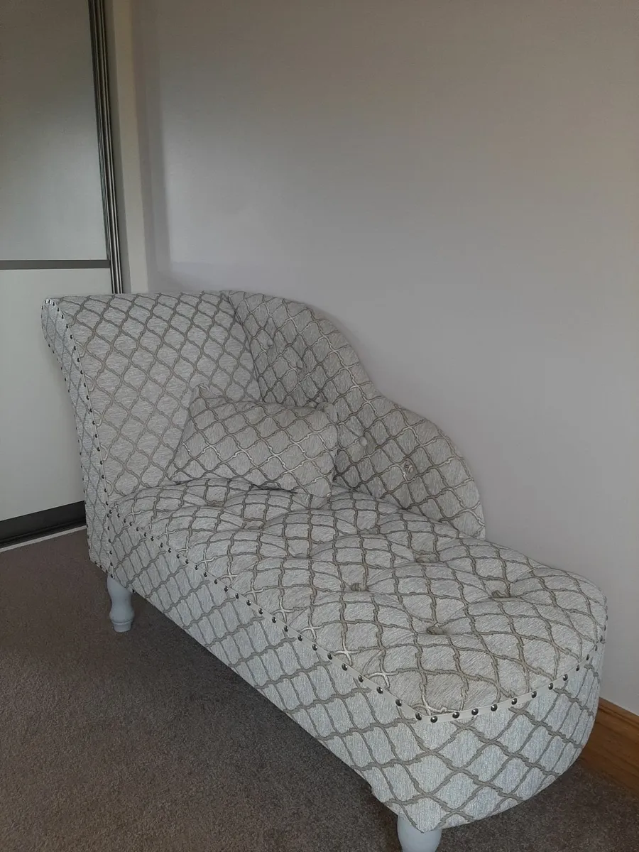 Chaise lounge - Image 1