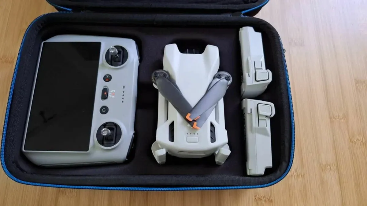 Dji mini 3 fly more combo with smart controller - Image 3
