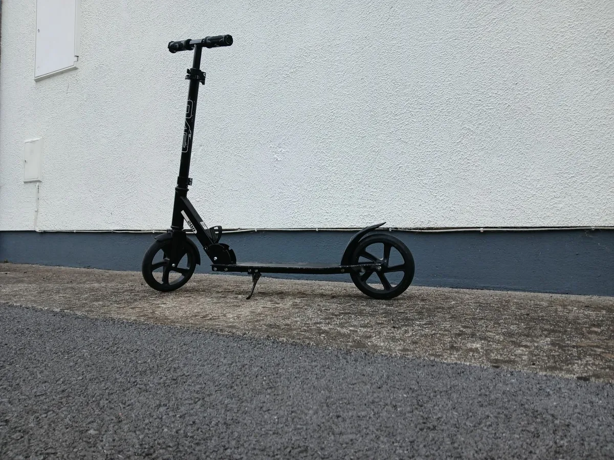 Scooter - Image 3