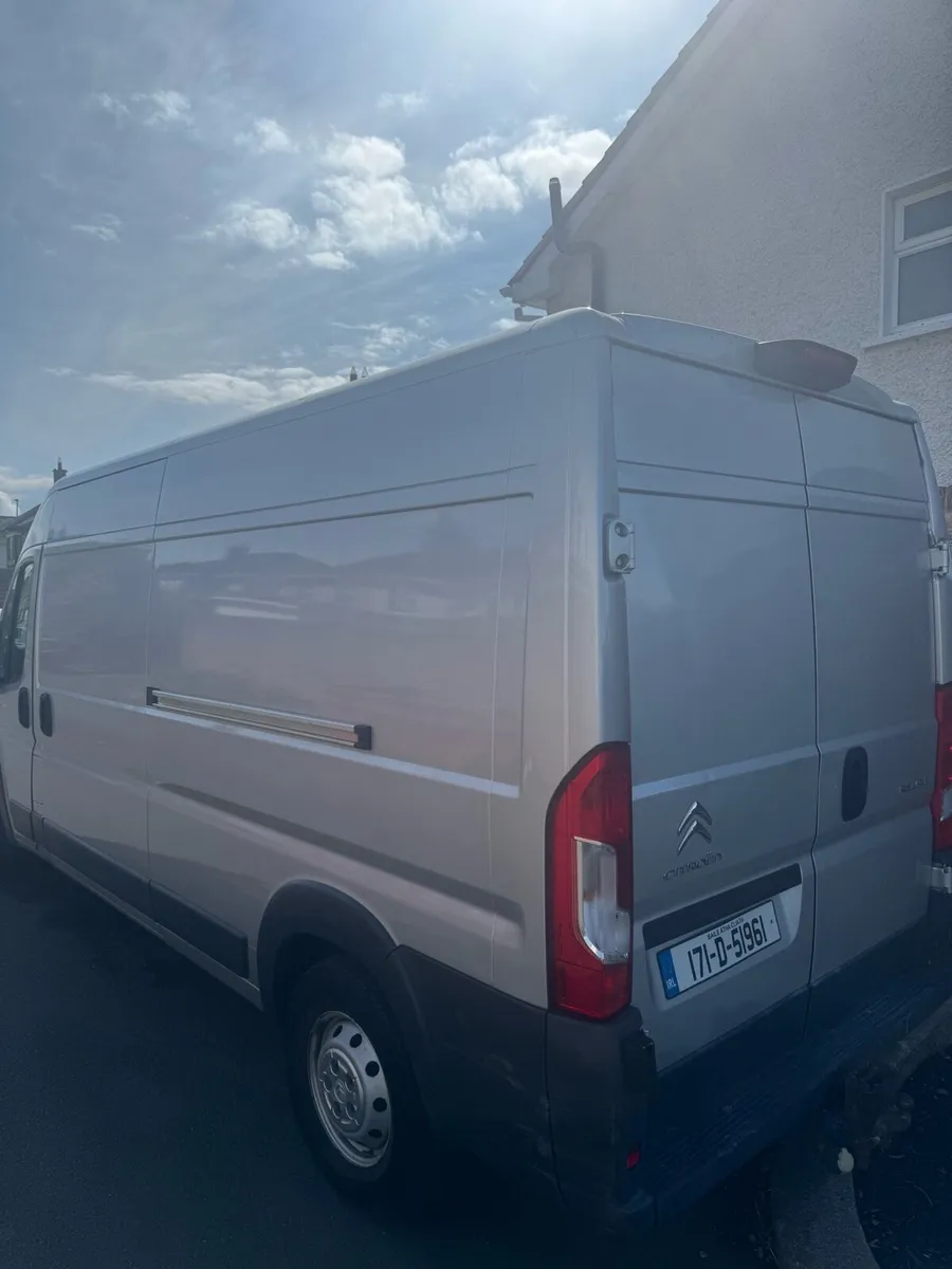 Van - Image 2