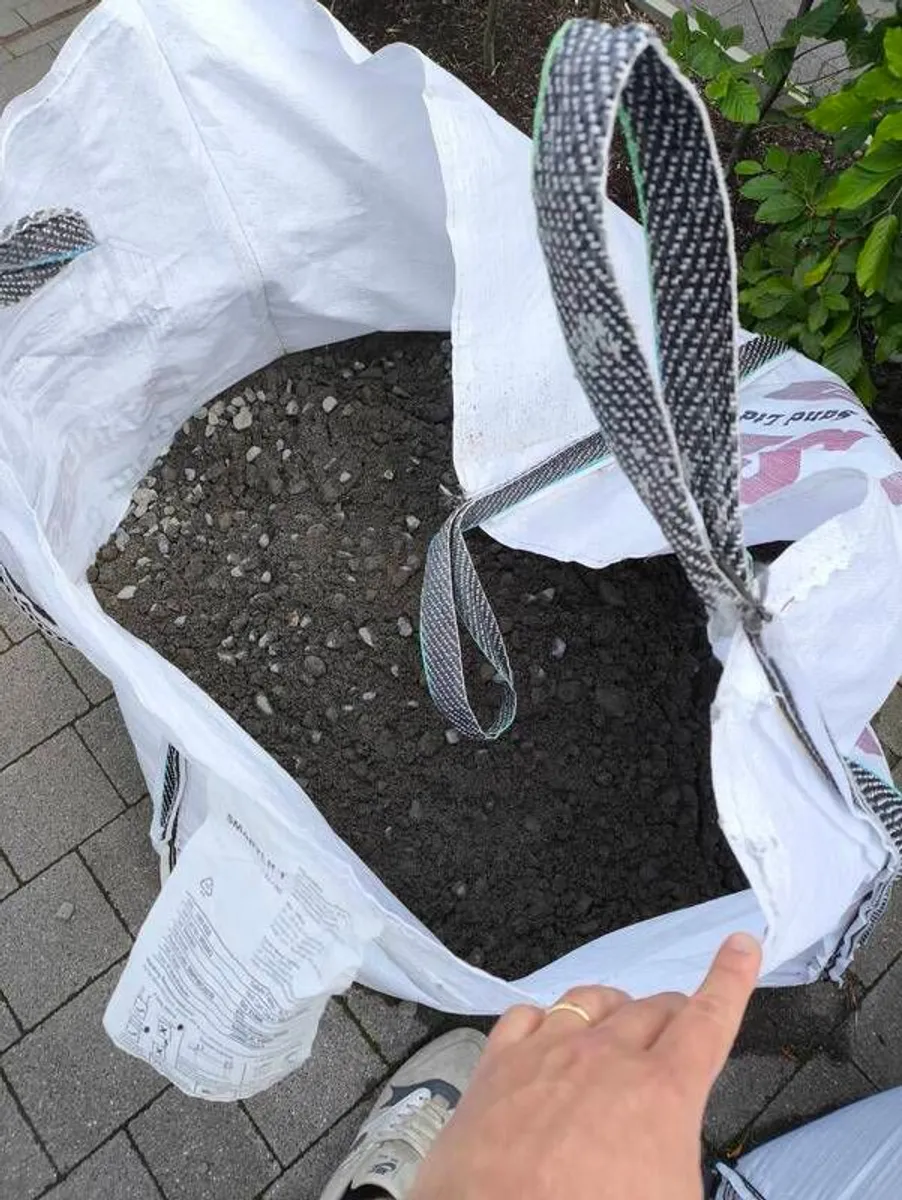 Plastering Sand and Gravel ton bags free - Image 3