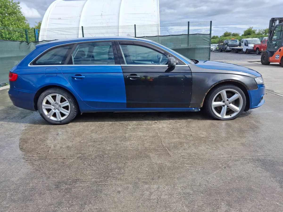 2011 Audi A4 2.0 Automatic - Image 4
