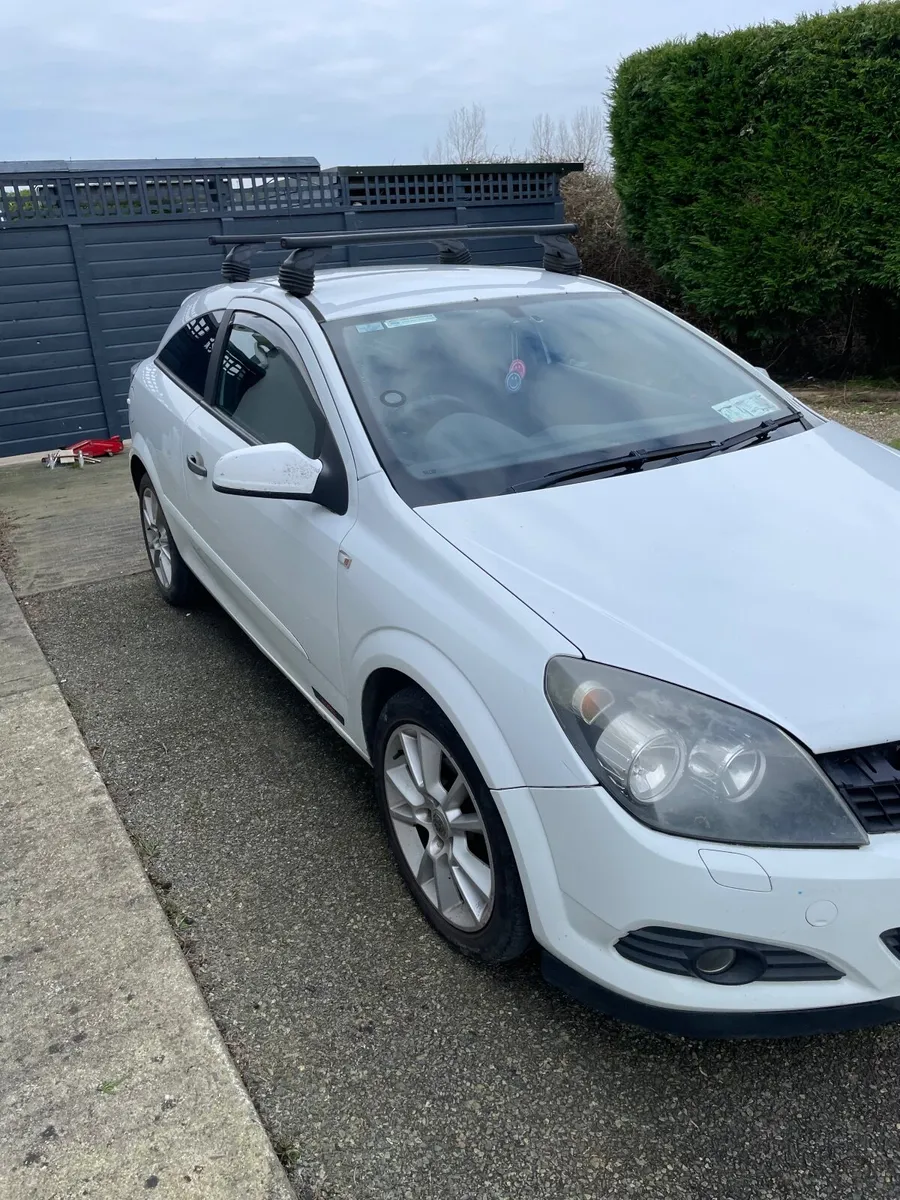 Opel Astra 2008 tax and test - Image 1