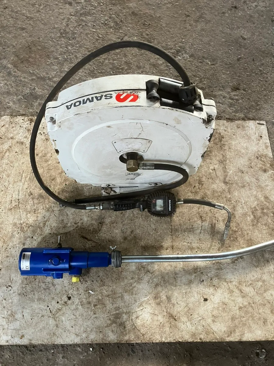 Pneumatic barell pump and reel. - Image 2