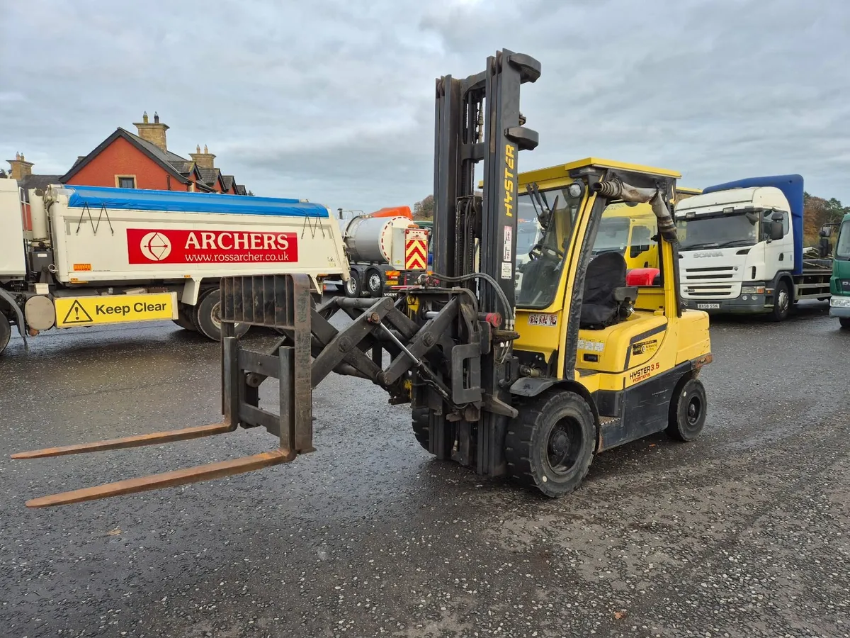 Hyster 3.5 ton Gas Forklift - Image 1