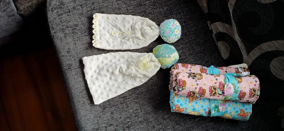 Handmade baby blankets and comforters - Image 1