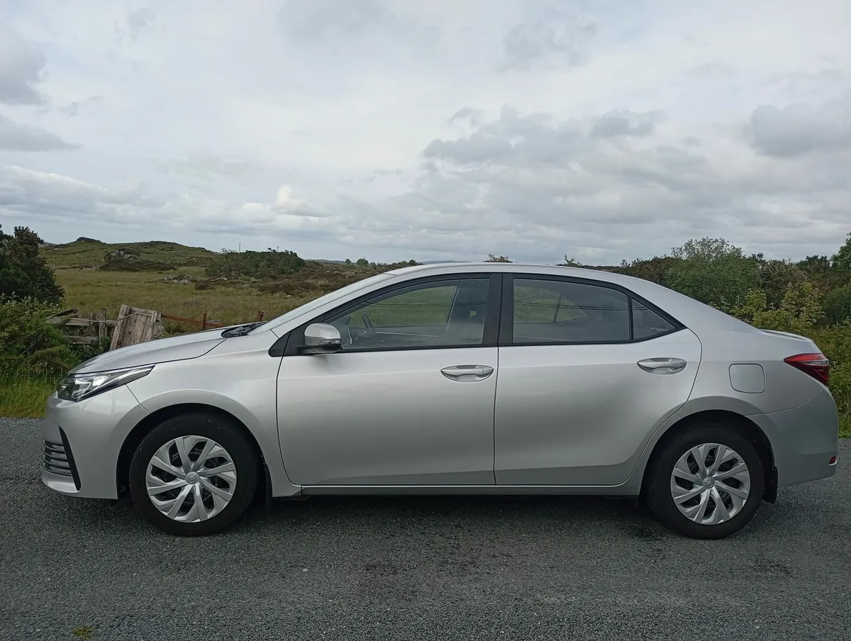 Toyota Corolla low mileage - Image 4