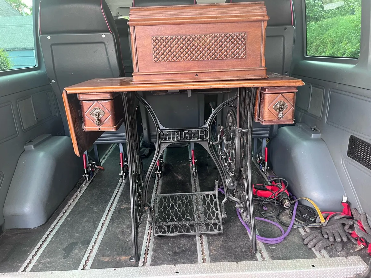 Singer stand restoration - Image 3