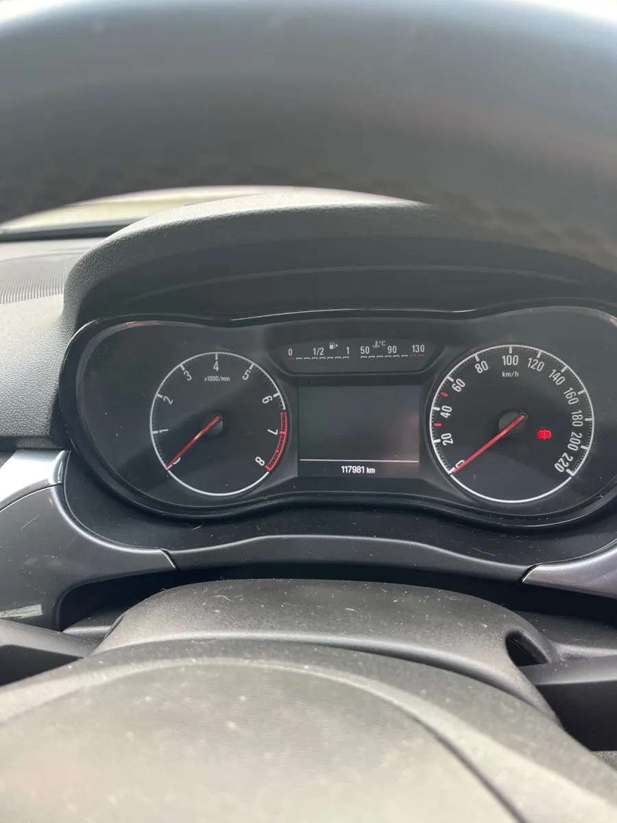 Opel Corsa 2017 - Image 2