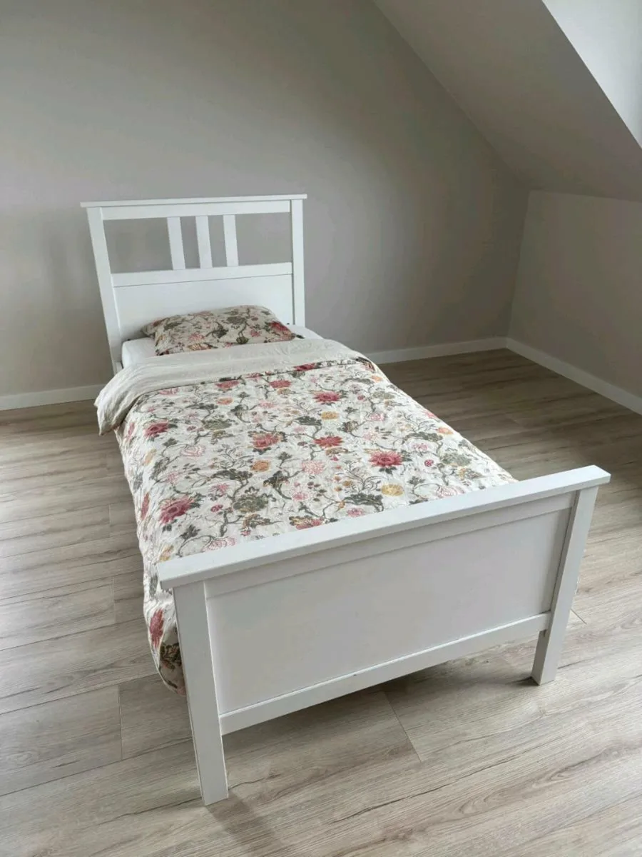 Ikea Hemnes Single bed with Mattress 90x200cm - Image 1