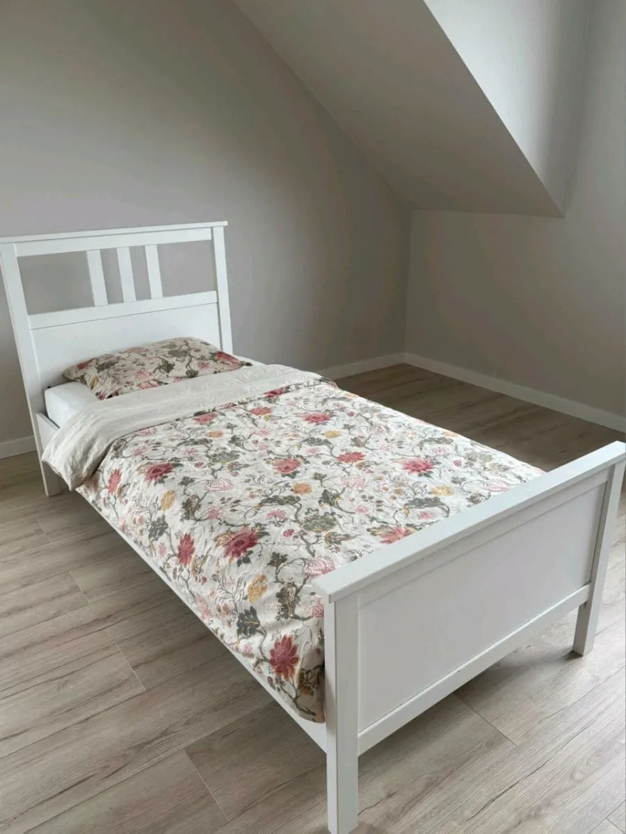 Ikea Hemnes Single bed with Mattress 90x200cm - Image 3