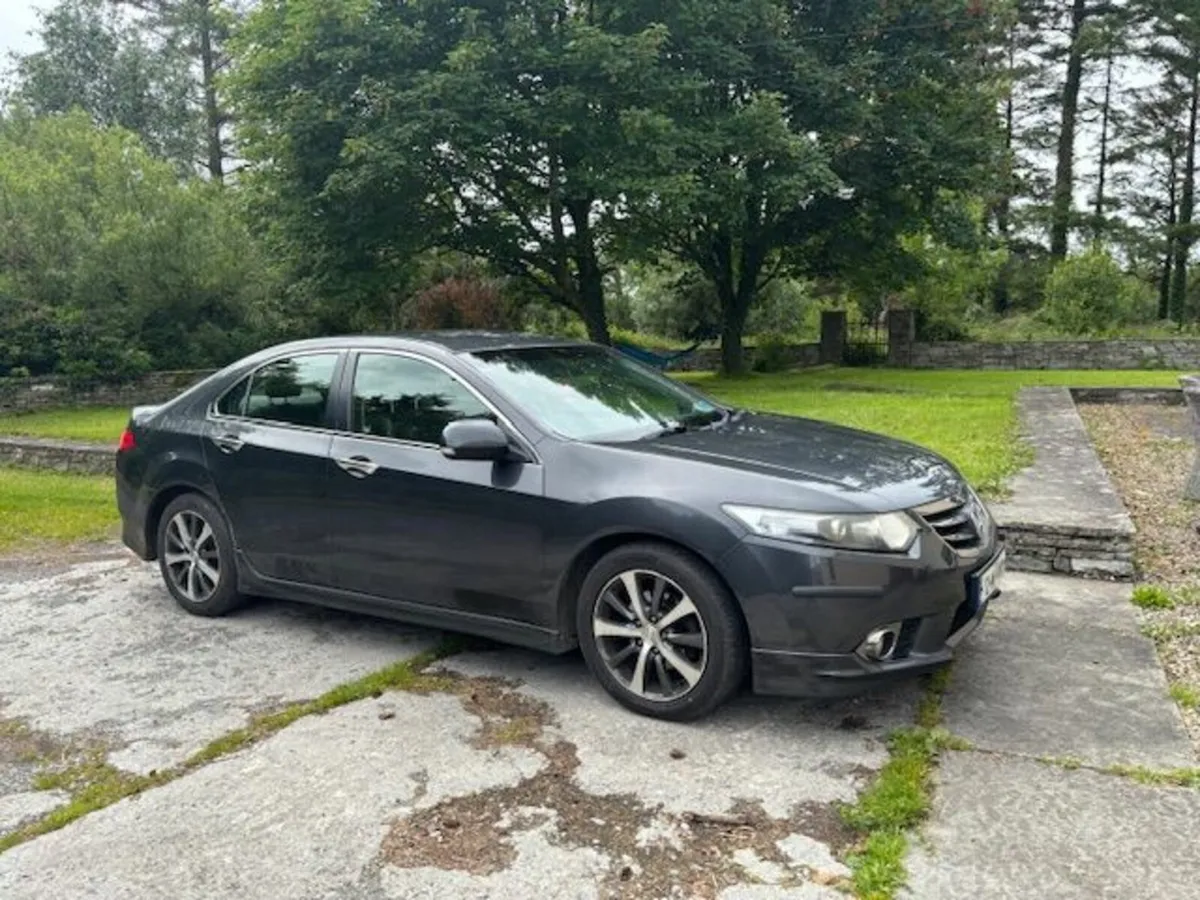 Honda Accord 2012 - Image 2