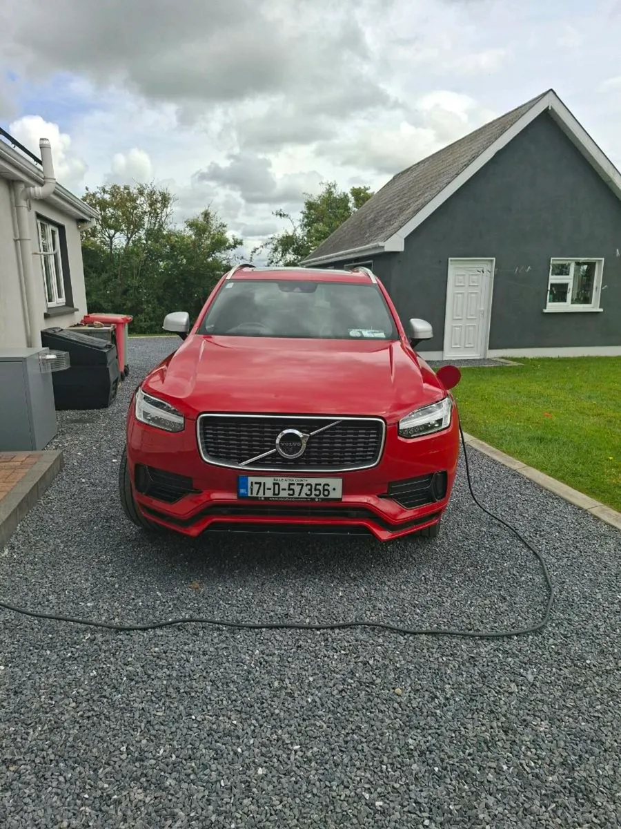 Volvo XC90 - Image 1