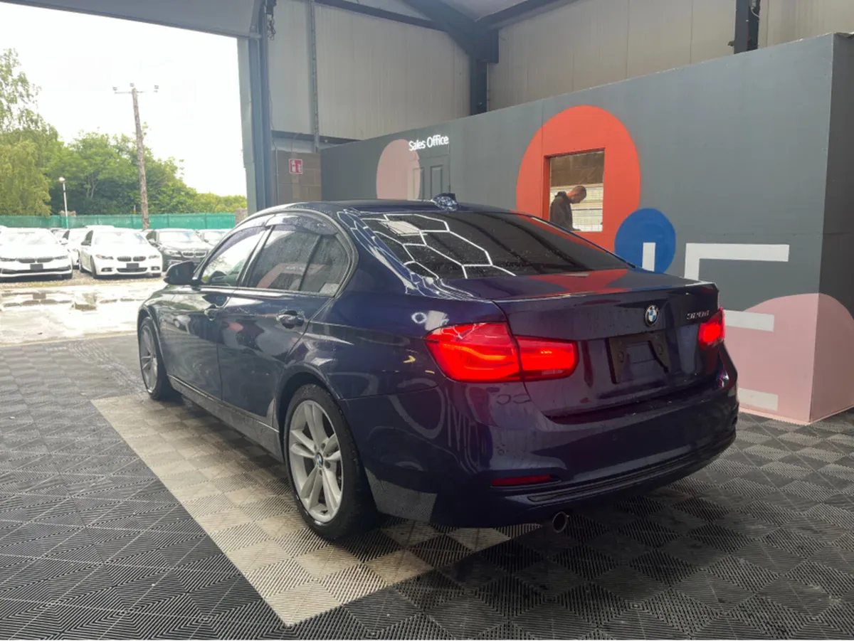 BMW 3-Series 320D SPORT / 115k KMs / HEATED SEATS - Image 4