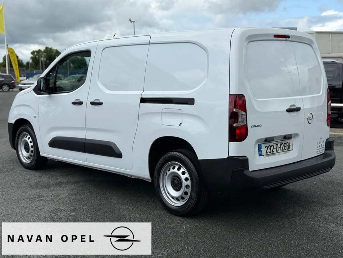 Opel Combo Komfort LWB 1.5 TD 100Ps - Image 3