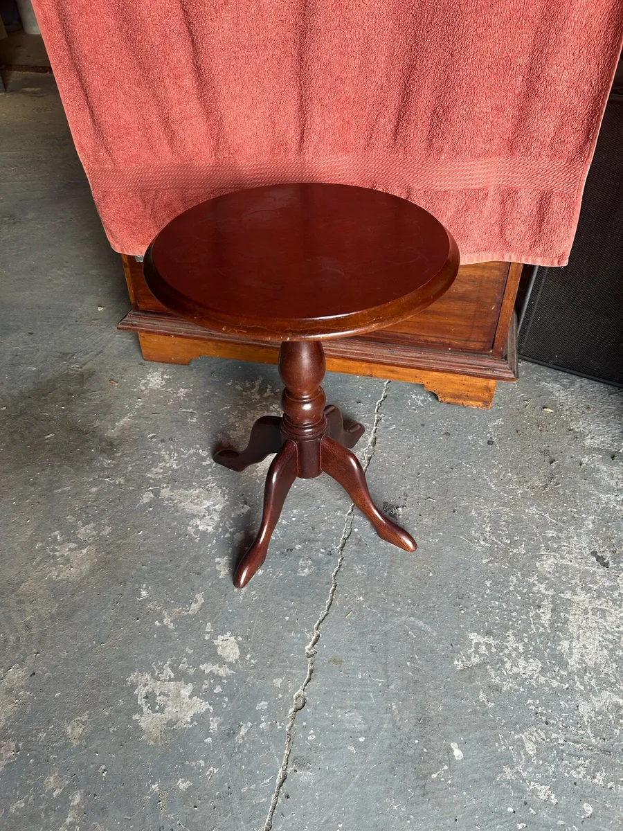 Wine table
