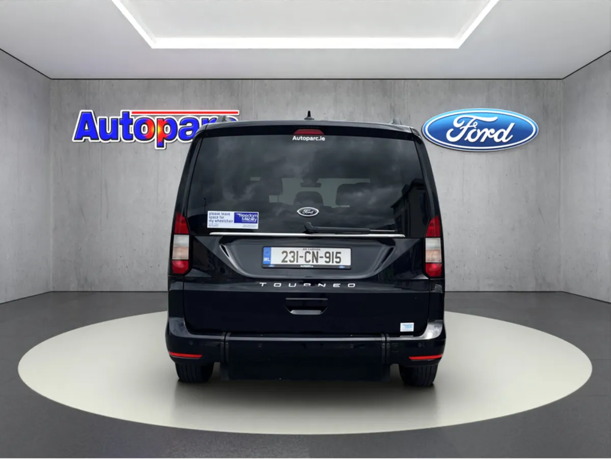 Ford Tourneo Connect GR TITANIUM 2.0 TD 122 D - Image 4
