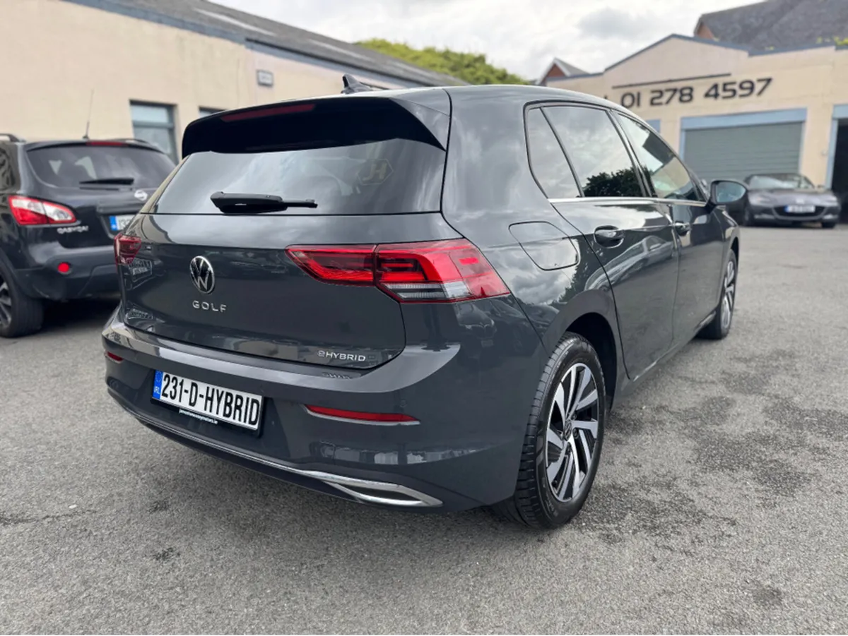 Volkswagen Golf STYLE 1.4 TSI E-HYBRID AUTO - Image 4