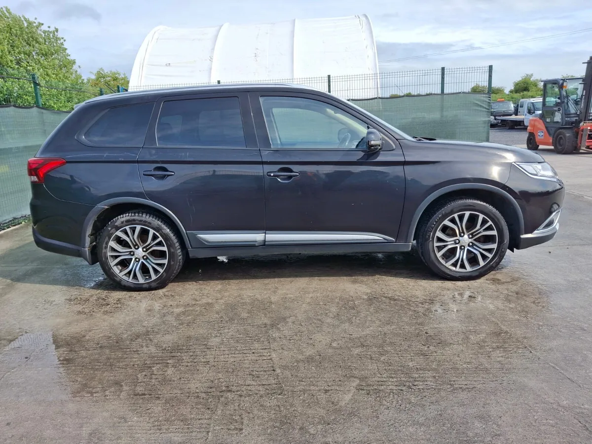 2016  Mitsubish Outlander 2.3 Diesel Automatic - Image 4