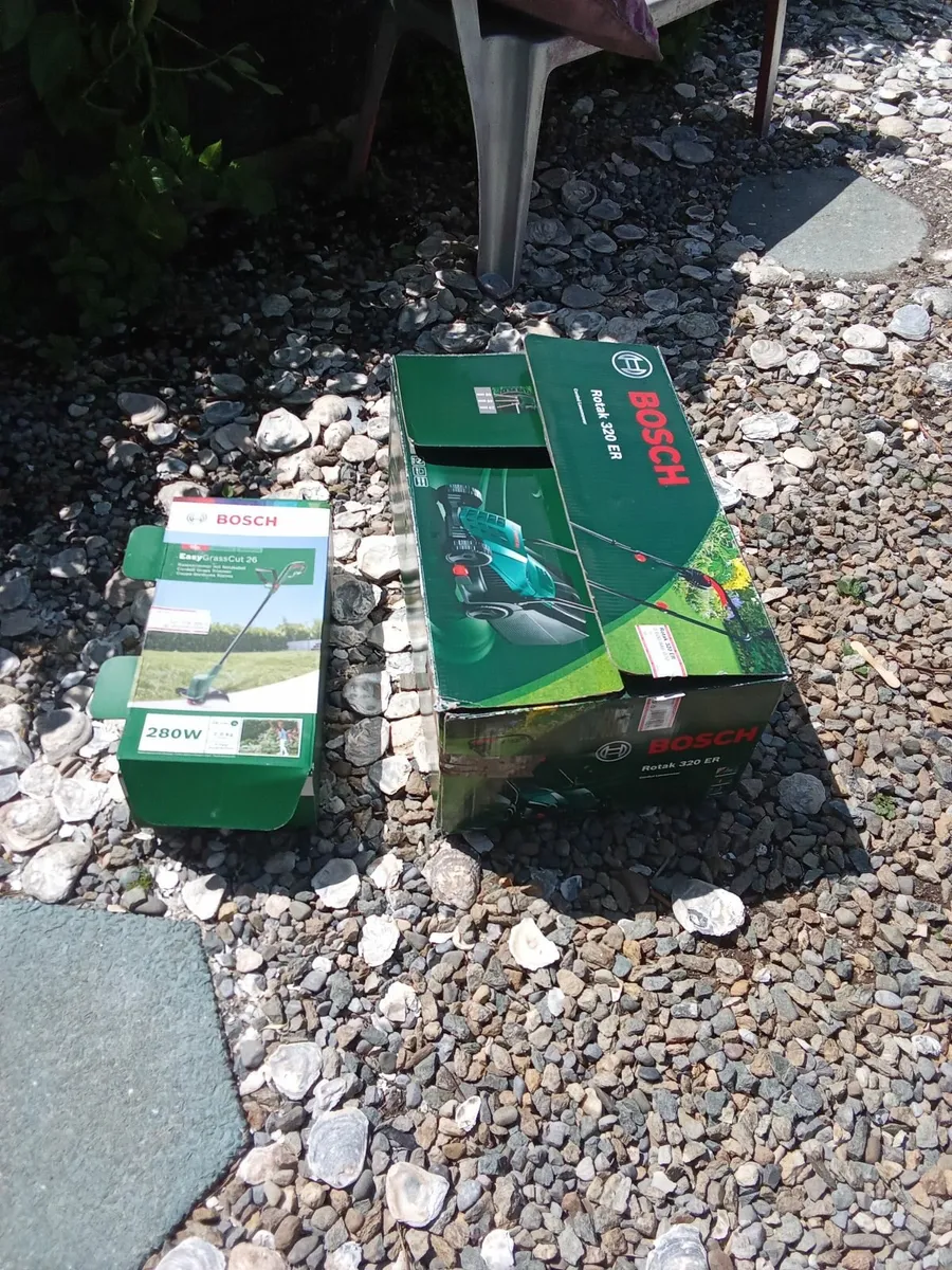Bosch Rotak 32 lawn mower - Image 4