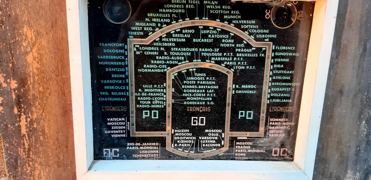 French valve radio - Image 3
