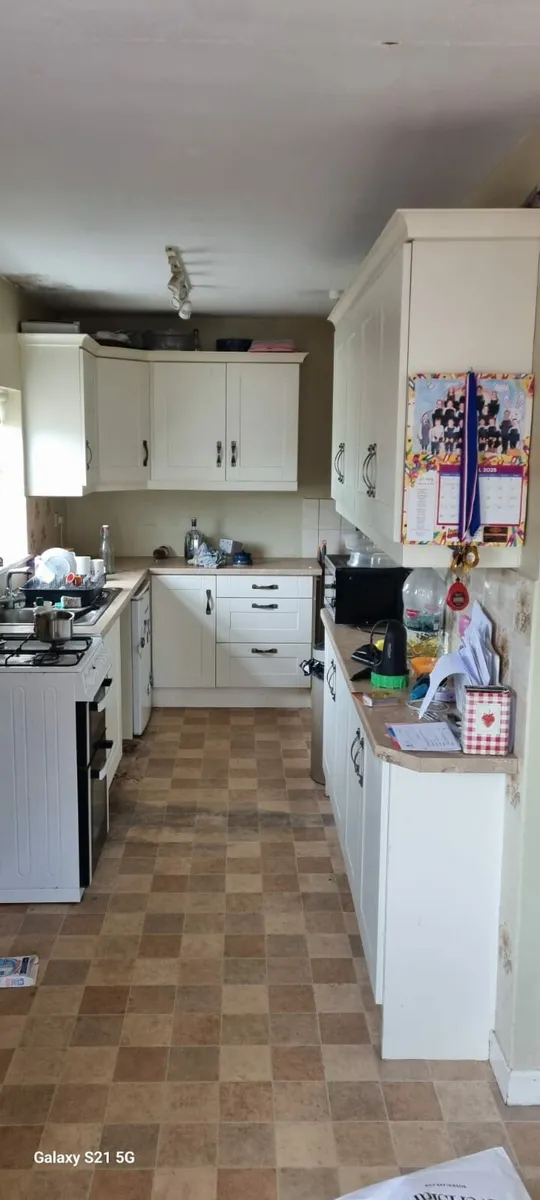 Kitchen units - Image 1