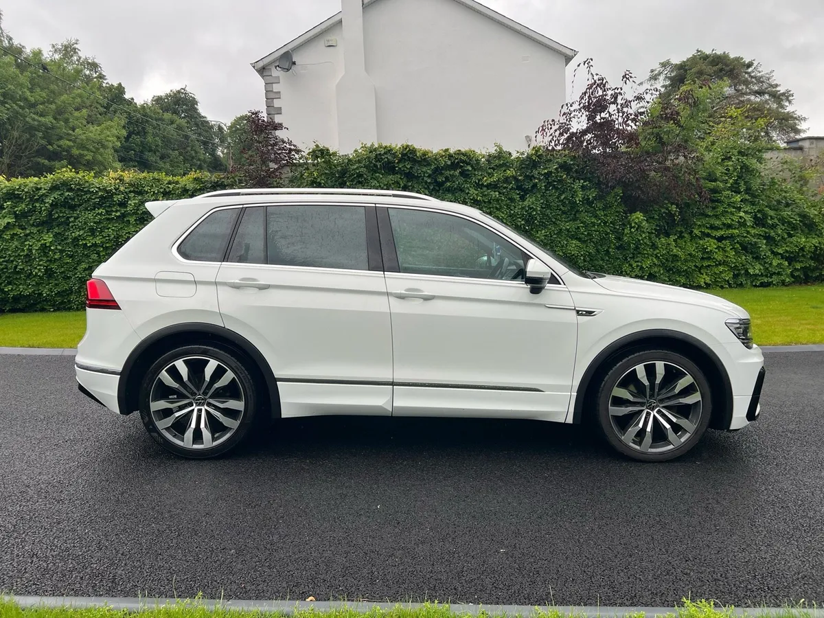 2018 (182) Volkswagen Tiguan R-Line *Low Mileage* - Image 4