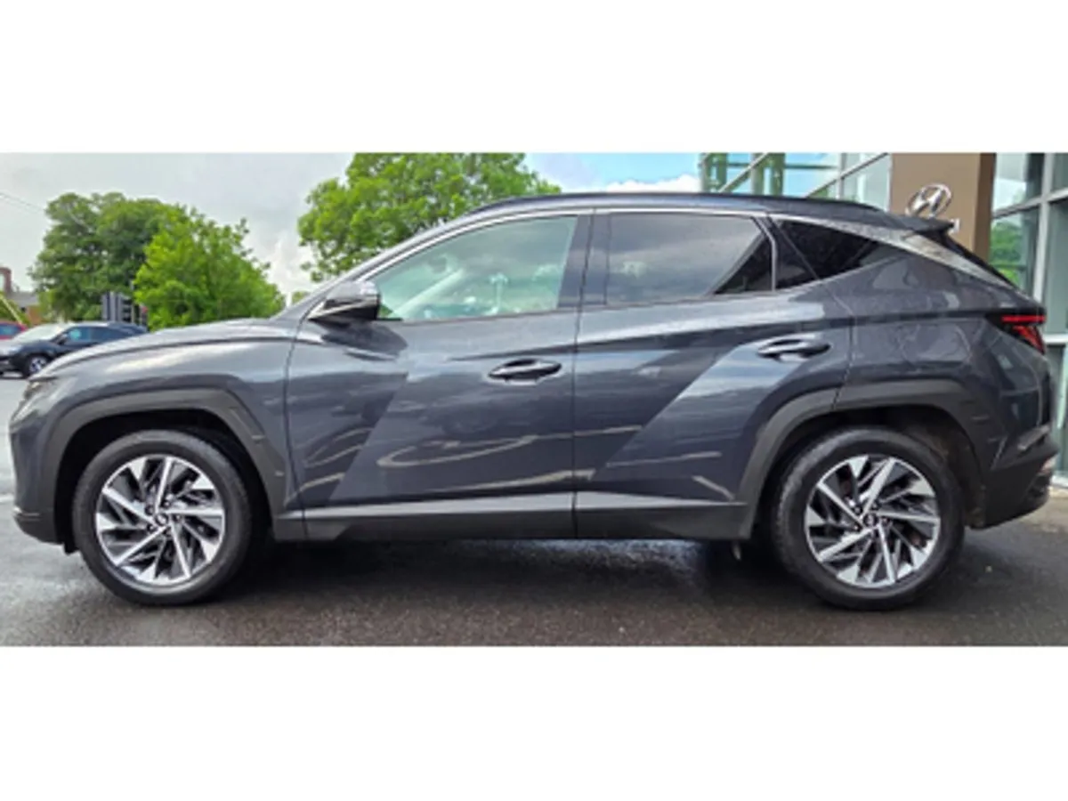 Hyundai Tucson Ix35 Executive Plus 5DR - Image 2
