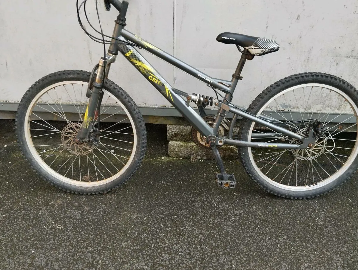 Boys 24inch bike - Image 3