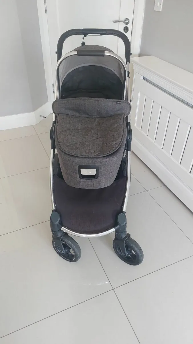 Pram - Image 1