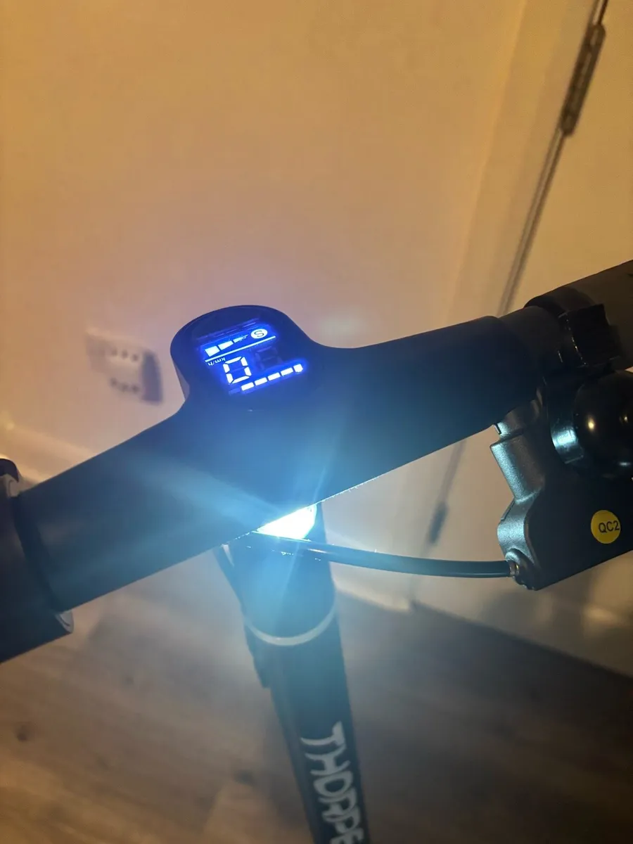 Electric scooter - Image 2