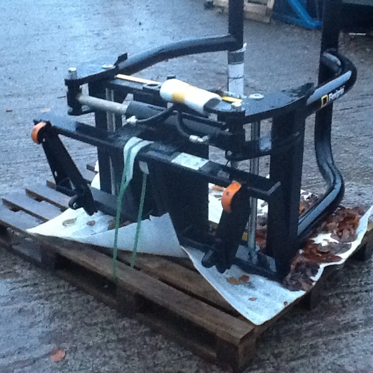 Quicke ALO Bale Handling Equipment - Image 4