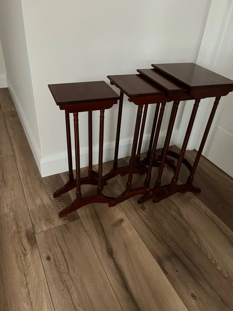 Nest of tables - Image 1