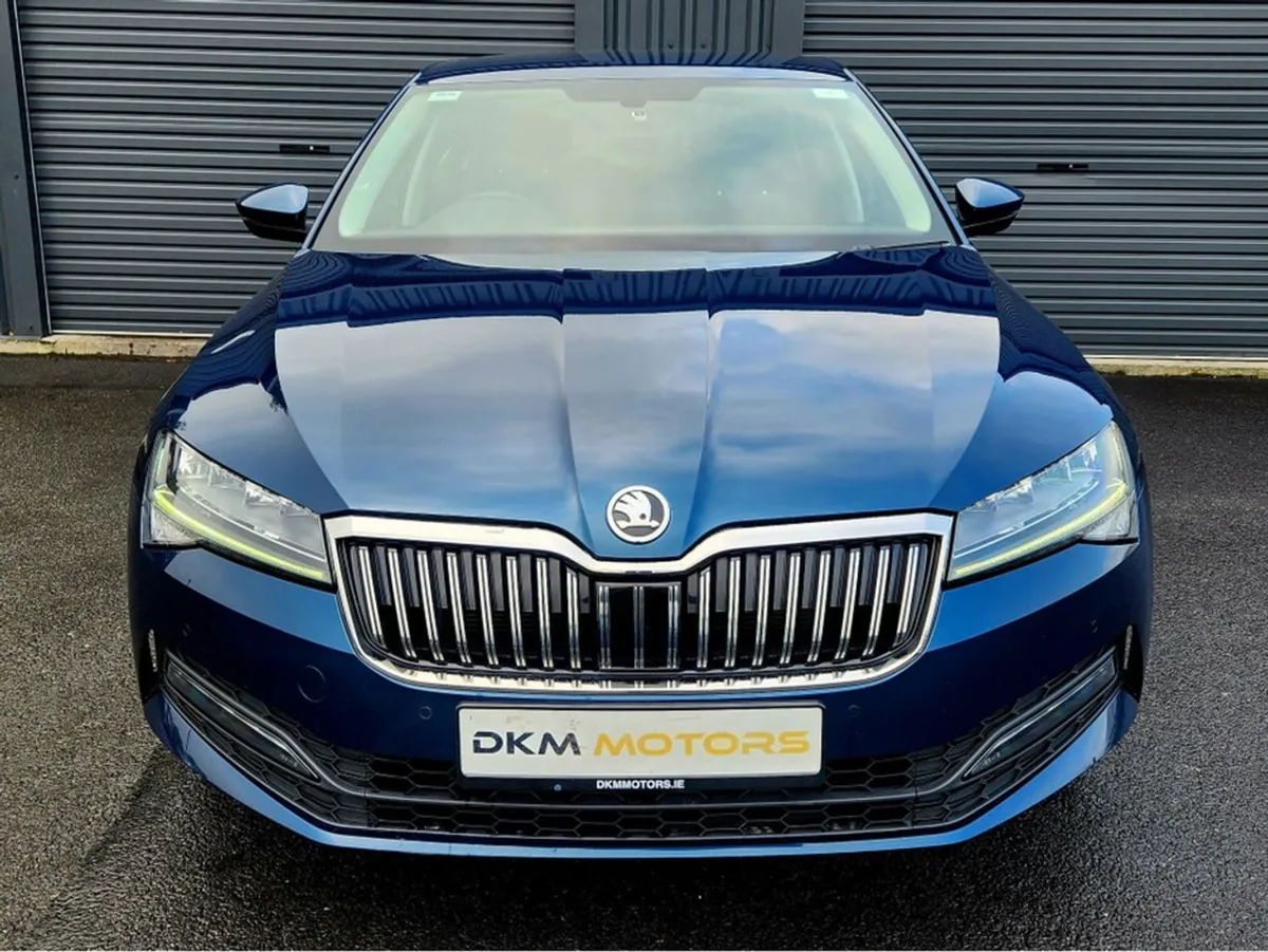 Skoda Superb Ambition 2.0 TDI 150HP DSG 5DR Auto - Image 3