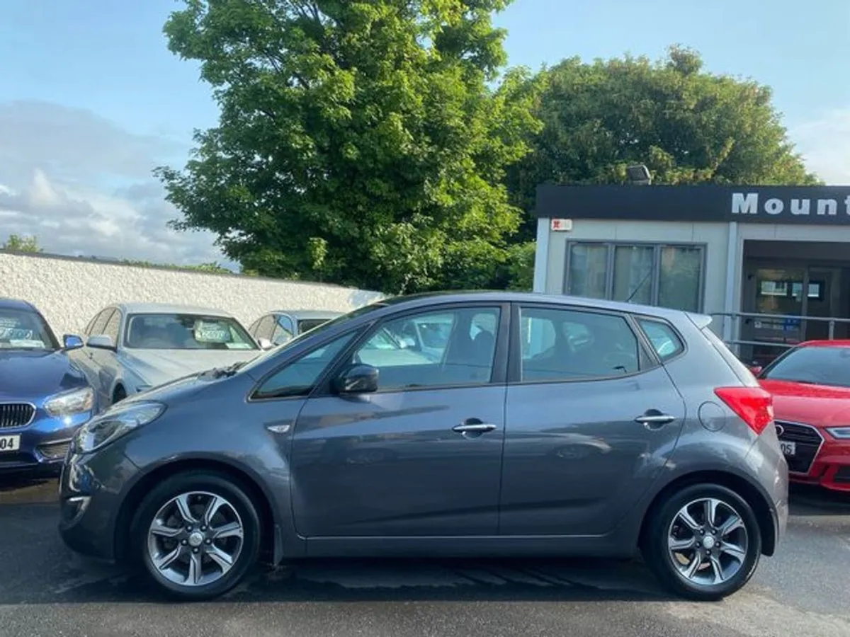 Hyundai ix20  deluxe  1 Owner FSH - Image 4