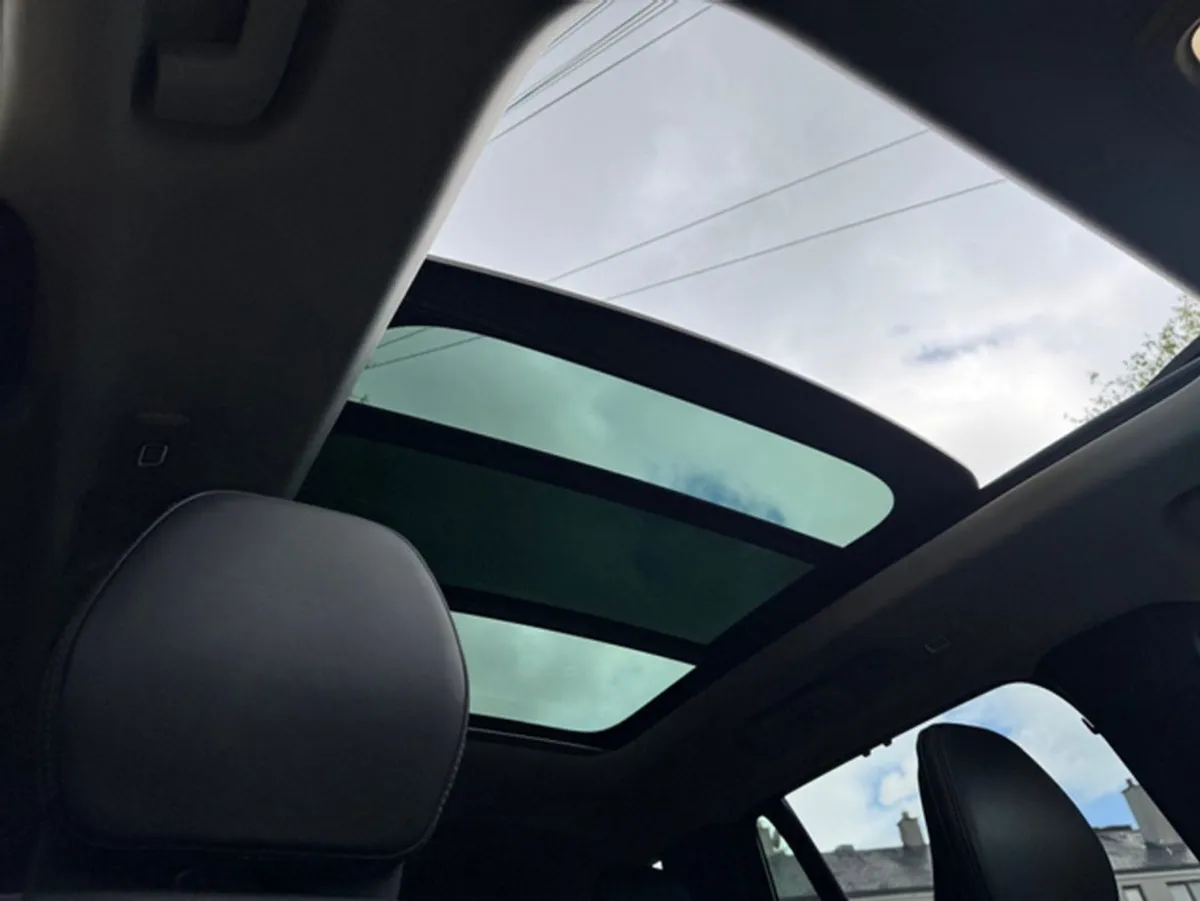 Volvo XC90 Ultimate Dark T8 Recharge TOP Specific - Image 4
