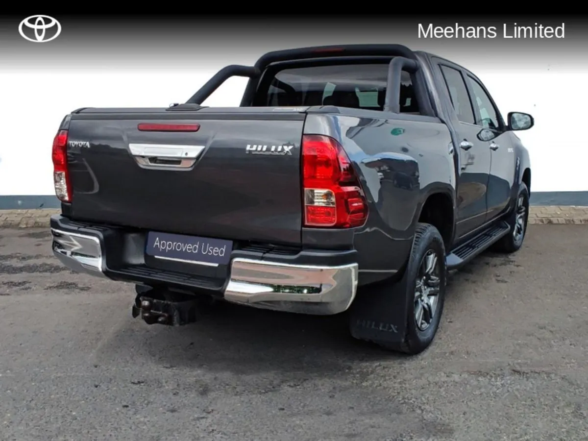 Toyota HiLux Hilux 2.8 D/cab SR5 Auto - Image 2