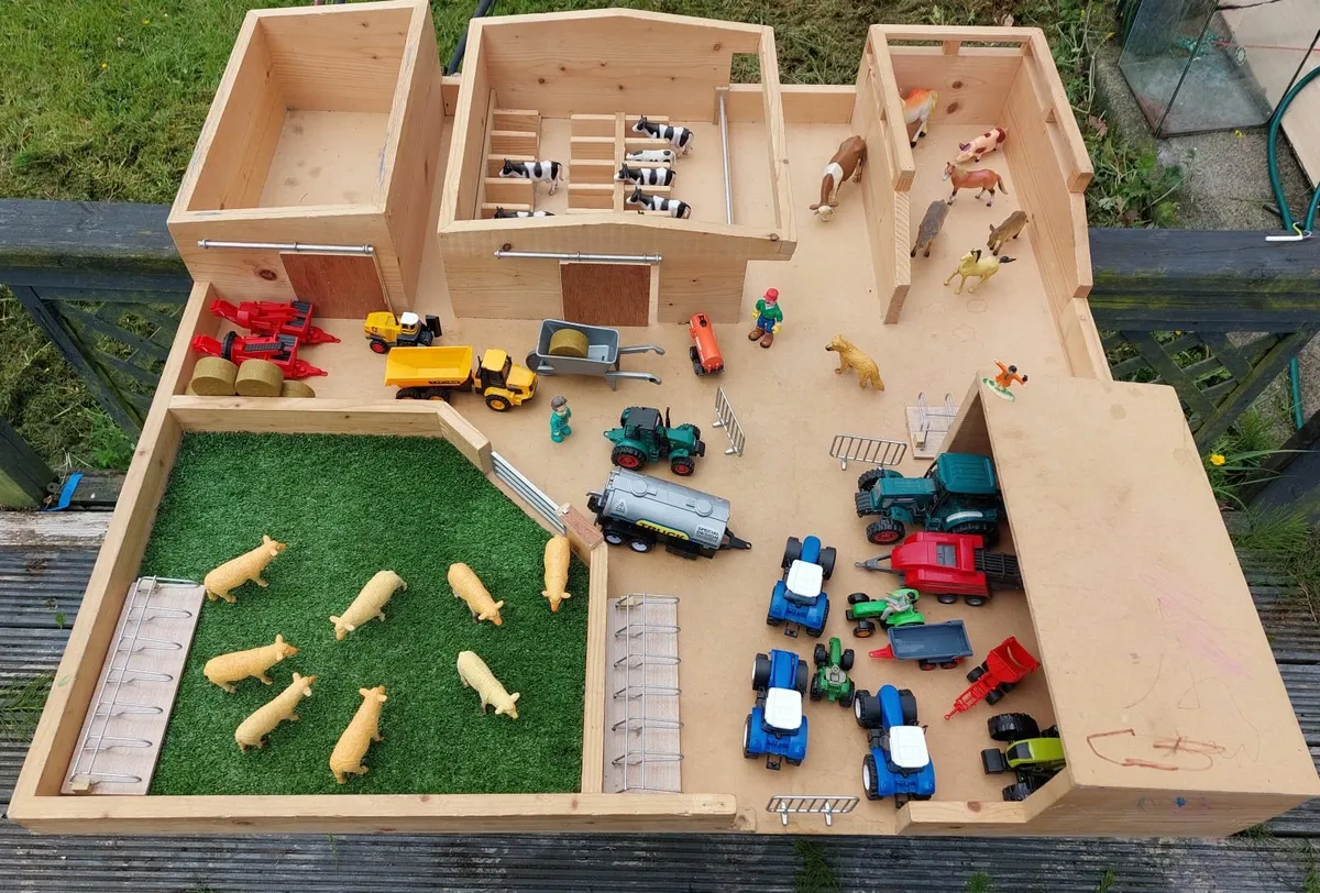Toy farm with machinery and animals - Image 3