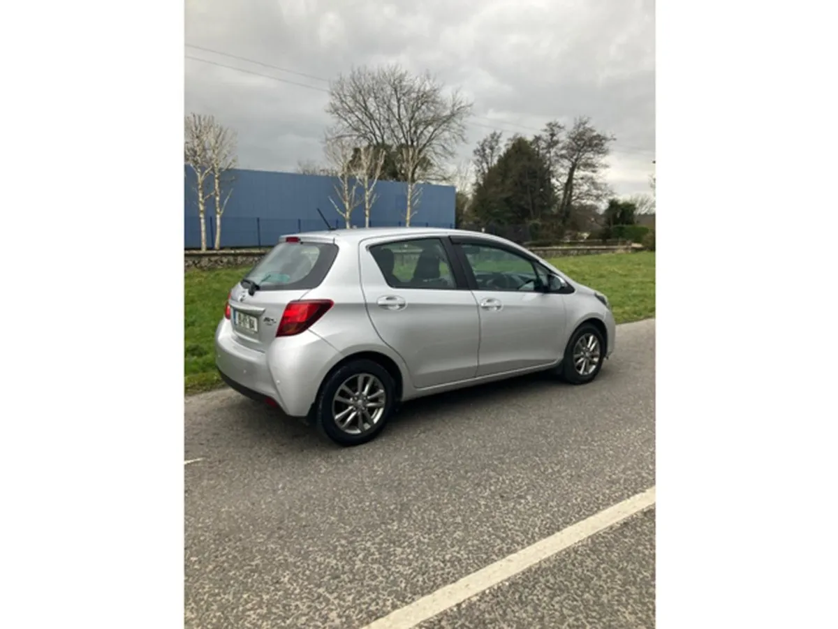 Toyota Yaris 1.0 Aura MC 4DR - Image 4