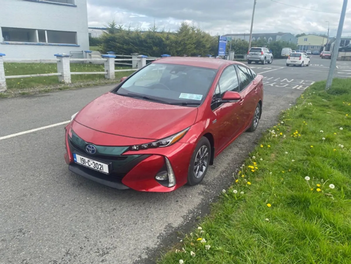 Toyota Prius PH PHV Plug IN Hybrid 4DR Auto - Image 2