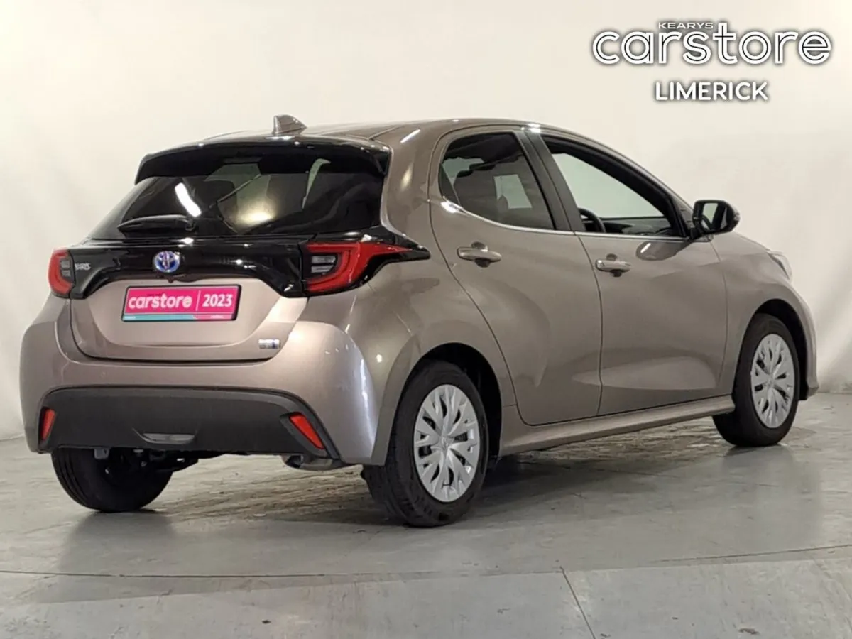 Toyota Yaris 1.5 PET HYB Auto 5DR - Image 3