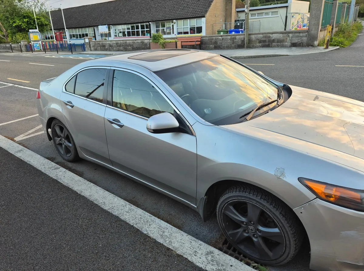 Honda Accord 2009 - Image 1