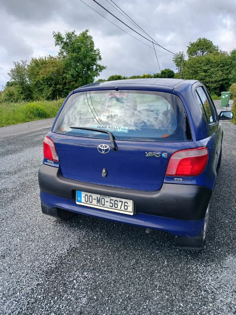 Toyota Yaris 2000 - Image 1