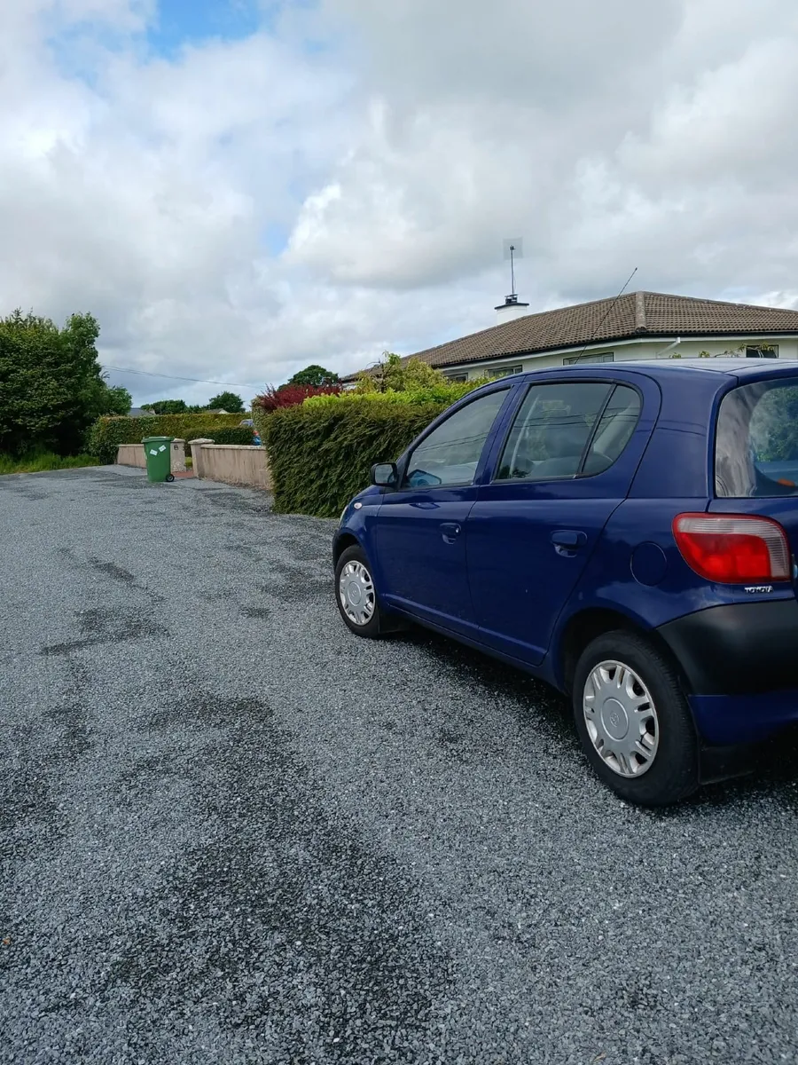 Toyota Yaris 2000 - Image 2