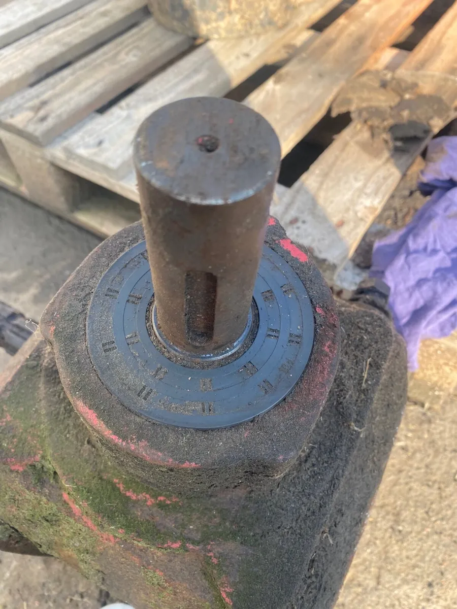 Red  rock slurry pump Gearbox - Image 1